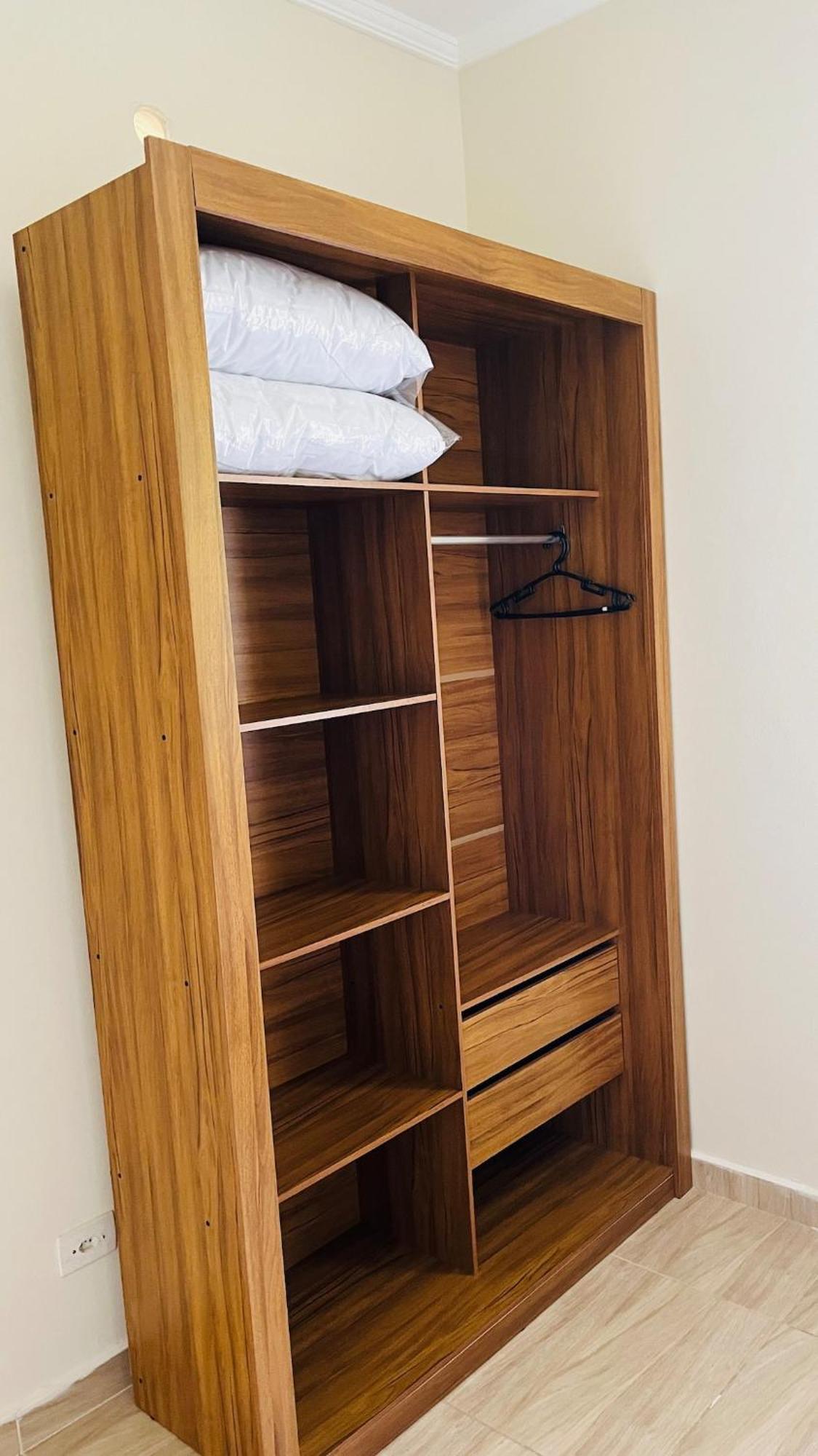 De 2 Quartos Familiar, Toninhas Em Apartamento *